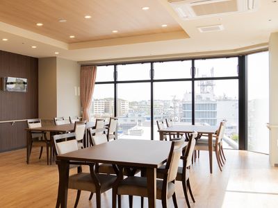 ライフコミューン中山の食堂兼機能訓練室画像